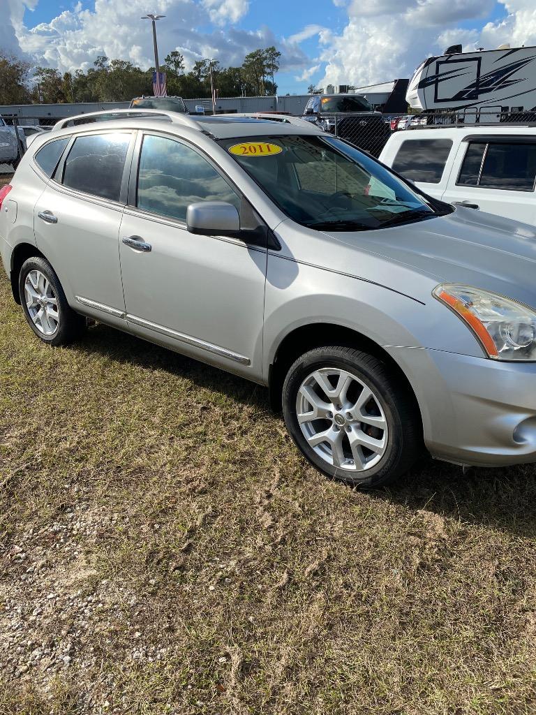 Nissan Rogue's photo